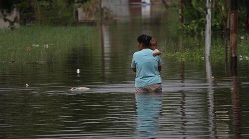 Ilustrasi banjir. (Foto: Tribunpekanbaru.com/Theo Rizky)